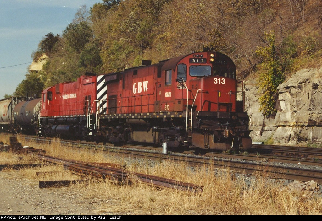A pair of Alco's bring a transfer east through Hoffman